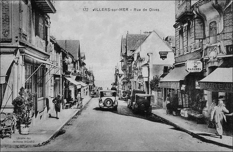 VILLERS SUR MER Rue de Dives Librairie des Archives BIDARD.jpg (407592 octets)